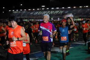 BIB: 22794, 21472, 2637
                            <button type="button" onclick="openModal(11481122)" class="btn btn-primary btn-sm float-right btn-popup" data-toggle="modal" data-target=".modal-high-quality">
                        <i class="fas fa-shopping-cart"></i> Add to Cart
                    </button>
                                            <button type="button" onclick="isThisMe(11481122, true)" class="btn btn-success btn-sm float-right btn-popup btn-isme hidden" data-toggle="tooltip" data-placement="bottom" title="นี่คือรูปของคุณใช่ไหม คลิกที่นี่เพื่อเอาเข้าอัลบั้ม">
                        <i class="fas fa-plus"></i> Add to album
                    </button>
                    <button type="button" onclick="isThisMe(11481122, false)" class="btn btn-warning btn-sm float-right btn-popup btn-isnotme hidden">
                        <i class="fas fa-ban"></i> Remove from album
                    </button>